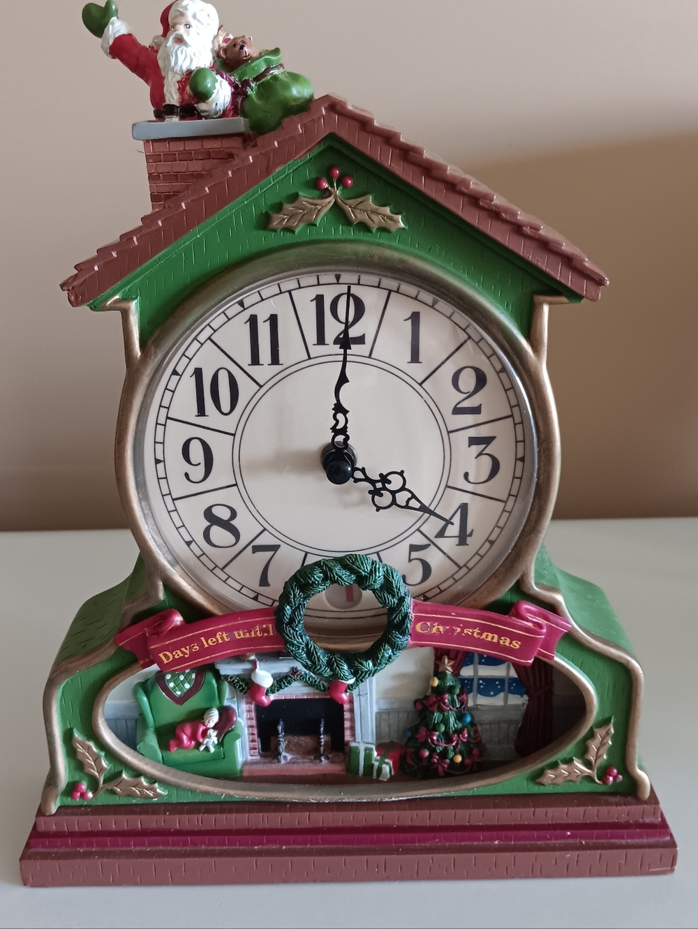 Vintage Avon Musical Christmas Countdown Clock. Lights Up. Plays Christmas Songs